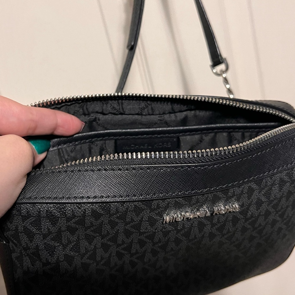 Michael Kors Jet Set Large Printed Logo Crossbody Bag - Picture 8 of 8